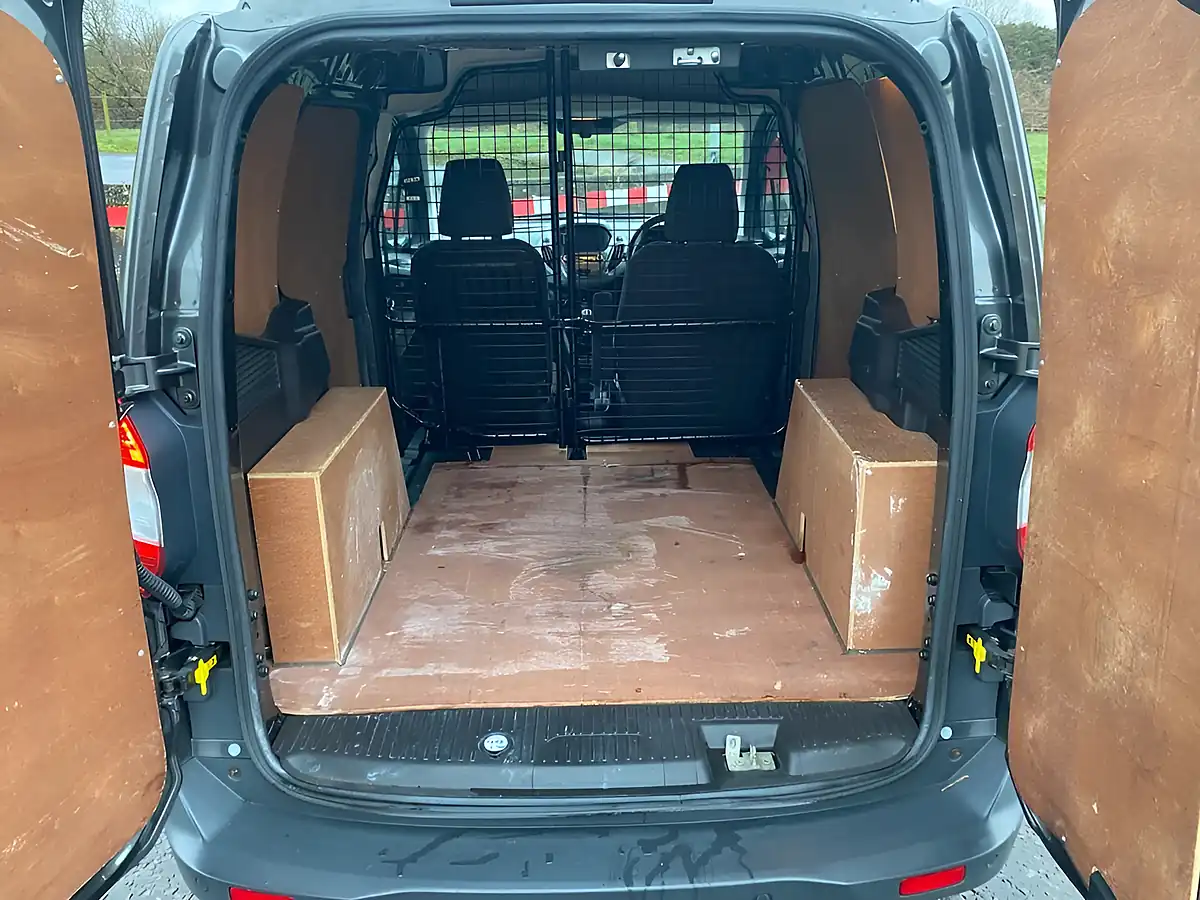 Used 2018 Ford Transit Courier Limited Grey - Interior and Exterior details 10