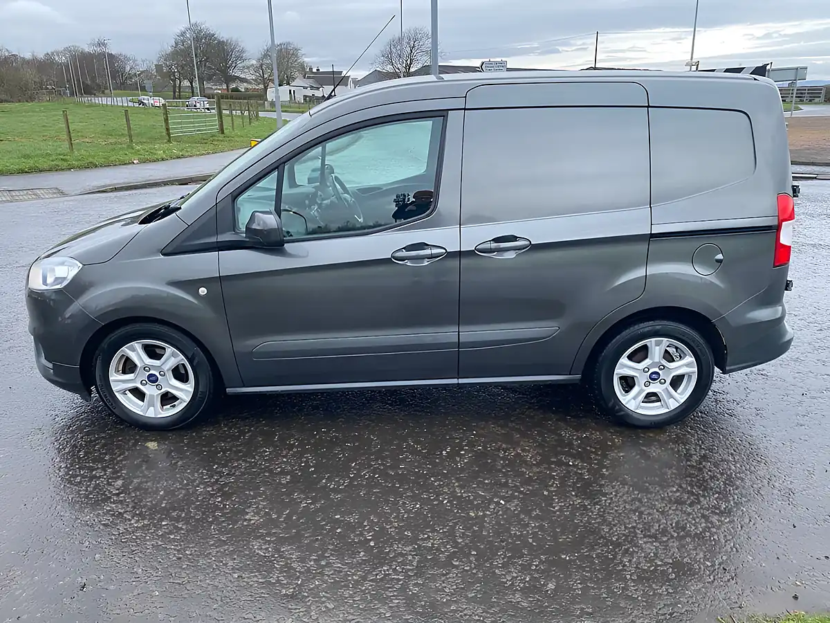 Used 2018 Ford Transit Courier Limited Grey - Interior and Exterior details 15
