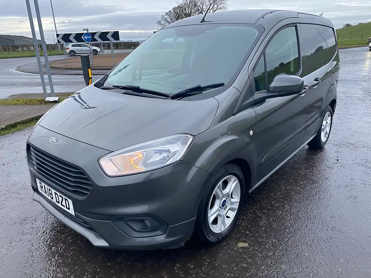 Used 2018 Ford Transit Courier Limited Grey - Interior and Exterior details 16