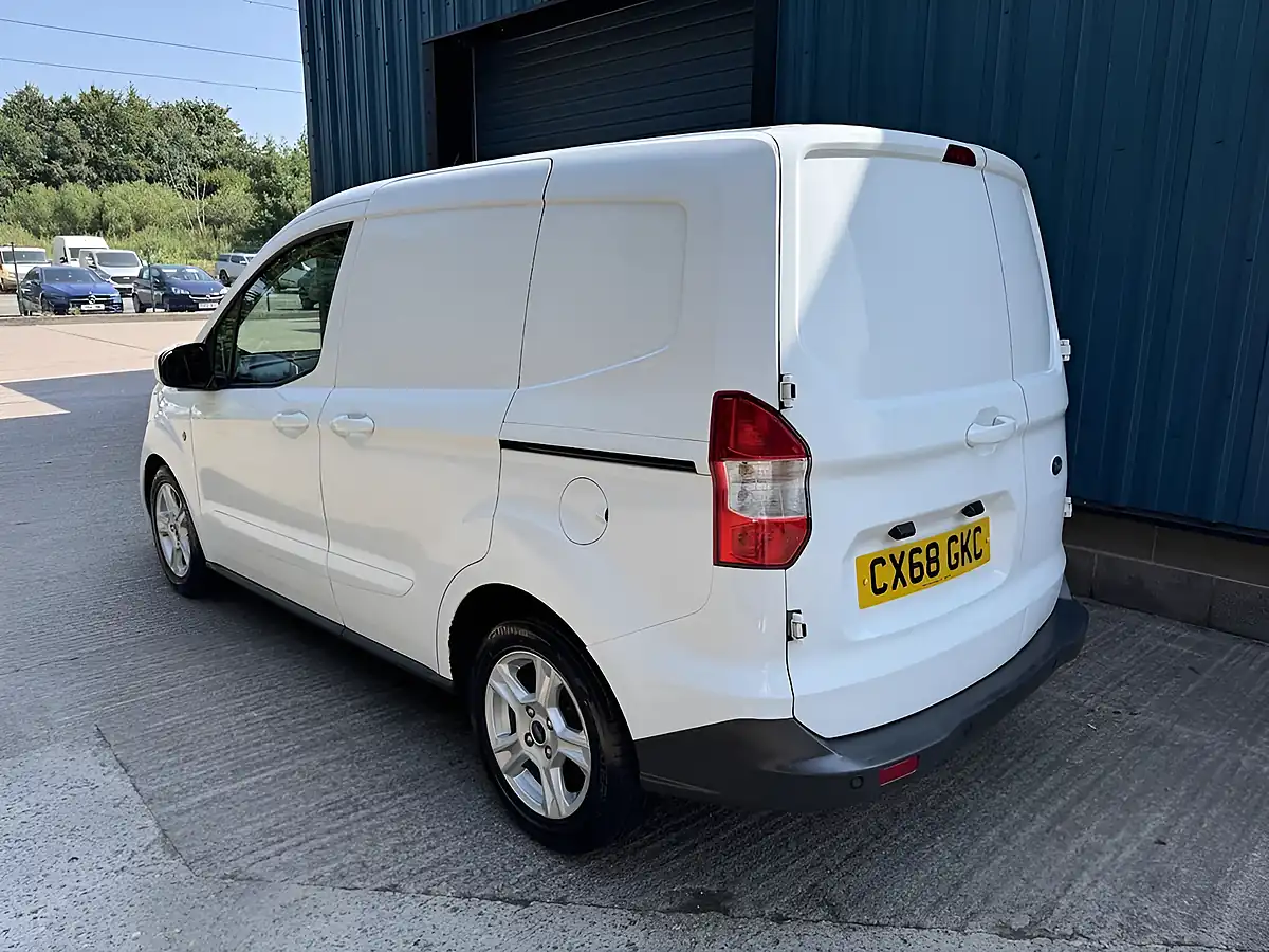 Used 2018 Ford Transit Courier Limited White - Interior and Exterior details 3