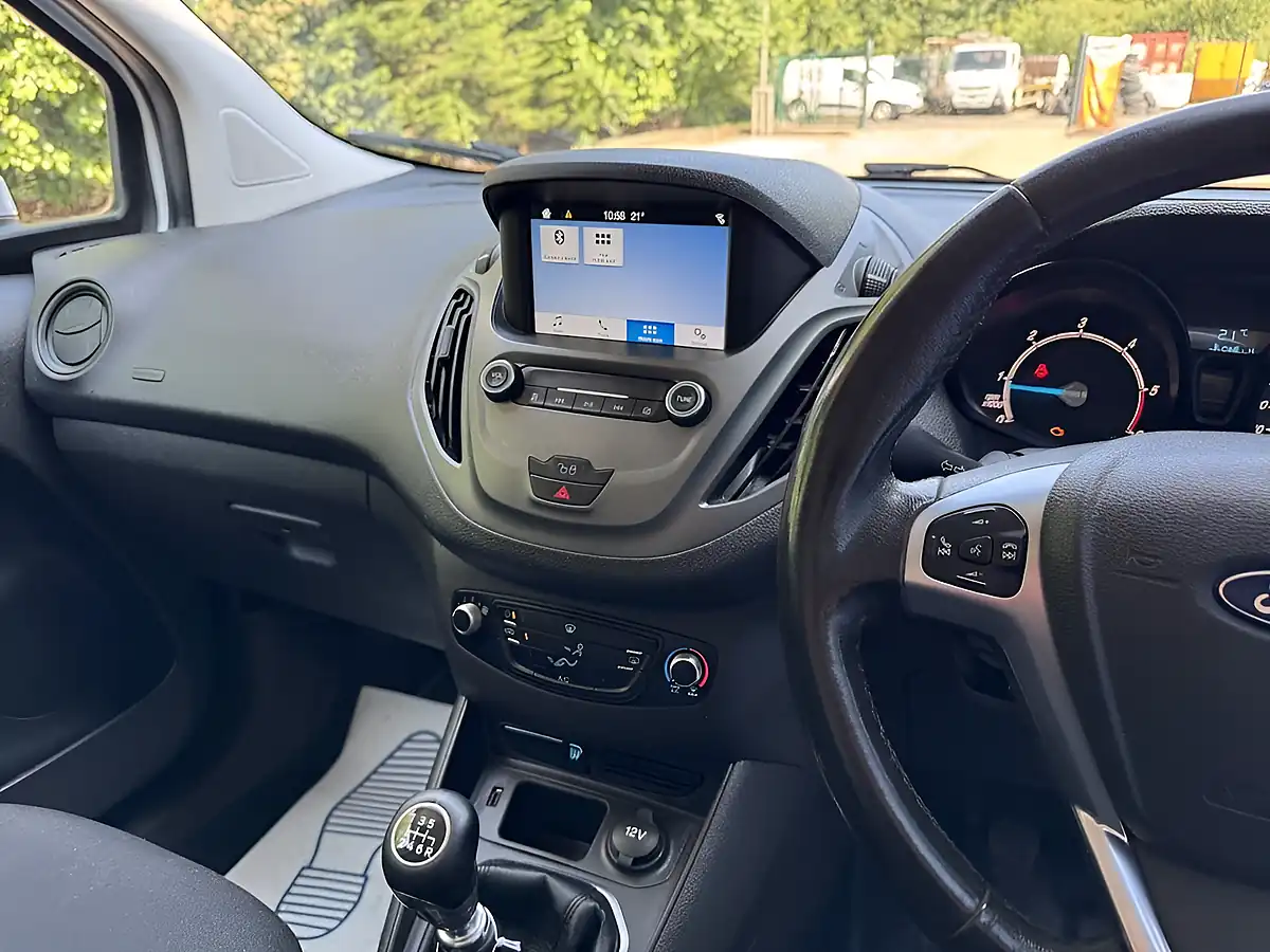 Used 2018 Ford Transit Courier Limited White - Interior and Exterior details 7