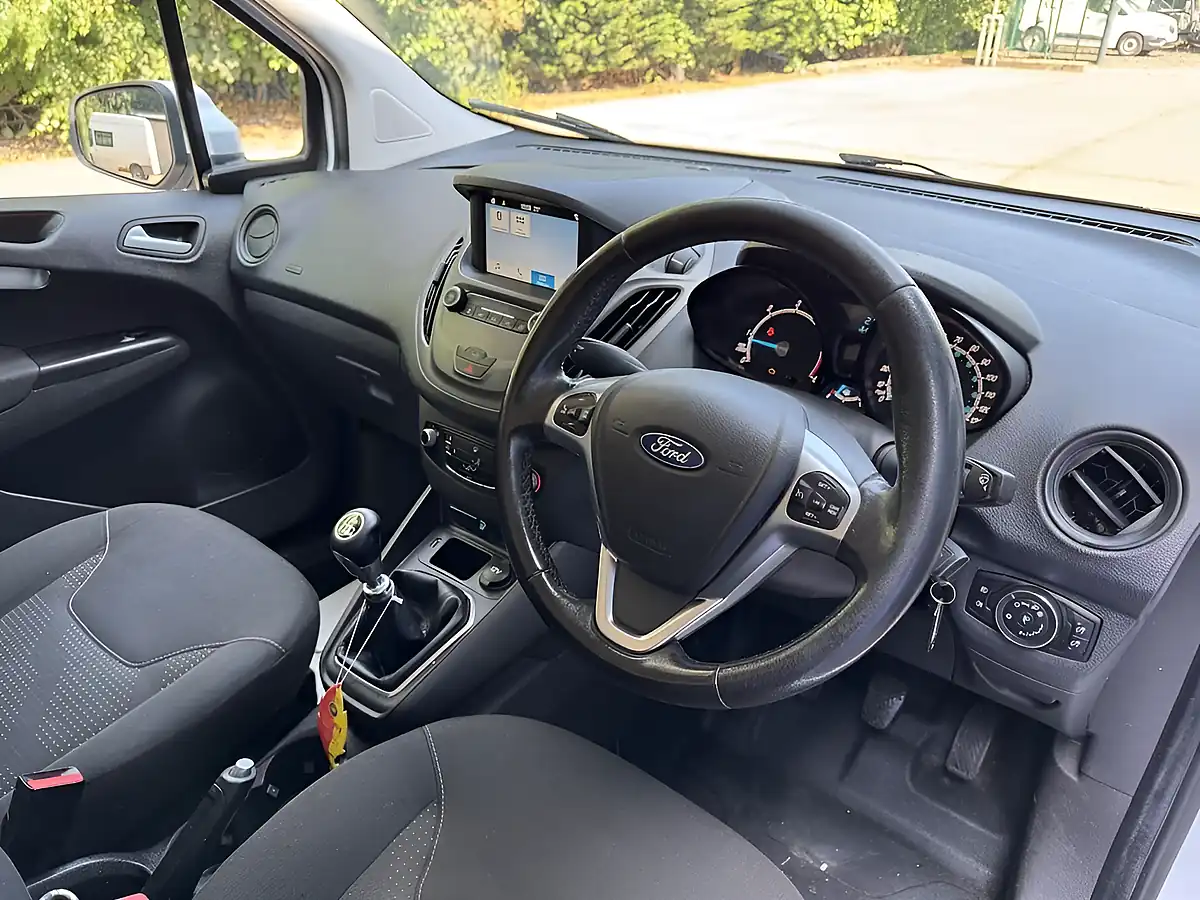 Used 2018 Ford Transit Courier Limited White - Interior and Exterior details 9