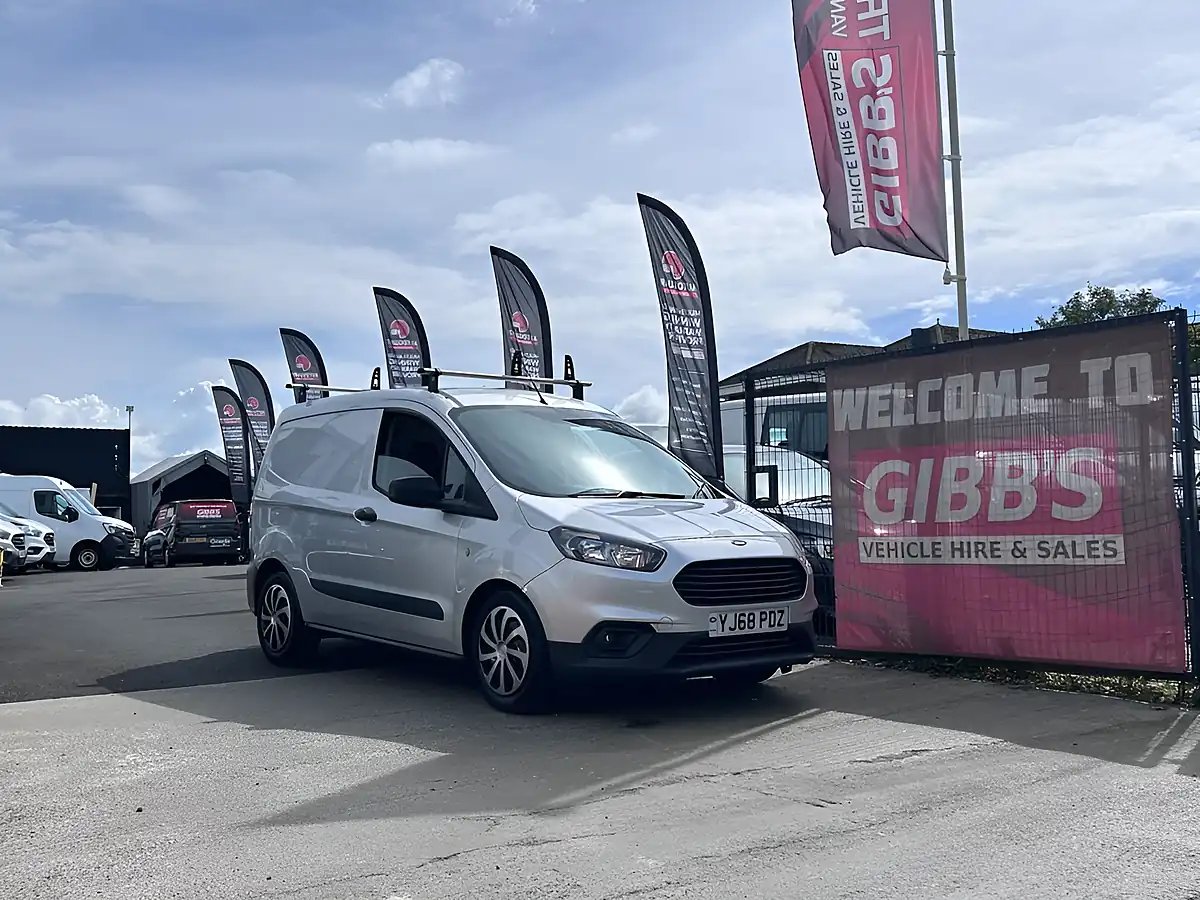 Used 2018 Ford Transit Courier Trend Silver - Front View