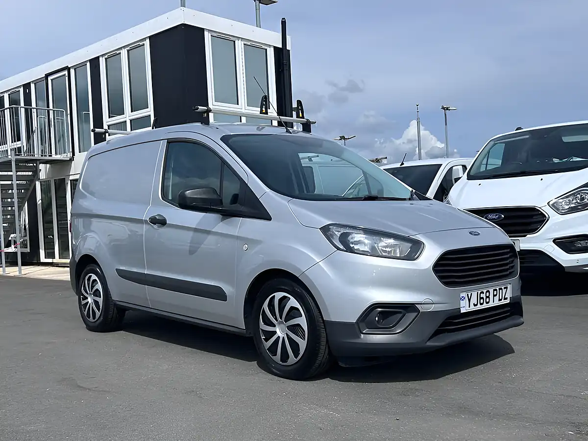 Used 2018 Ford Transit Courier Trend Silver - Interior and Exterior details 11