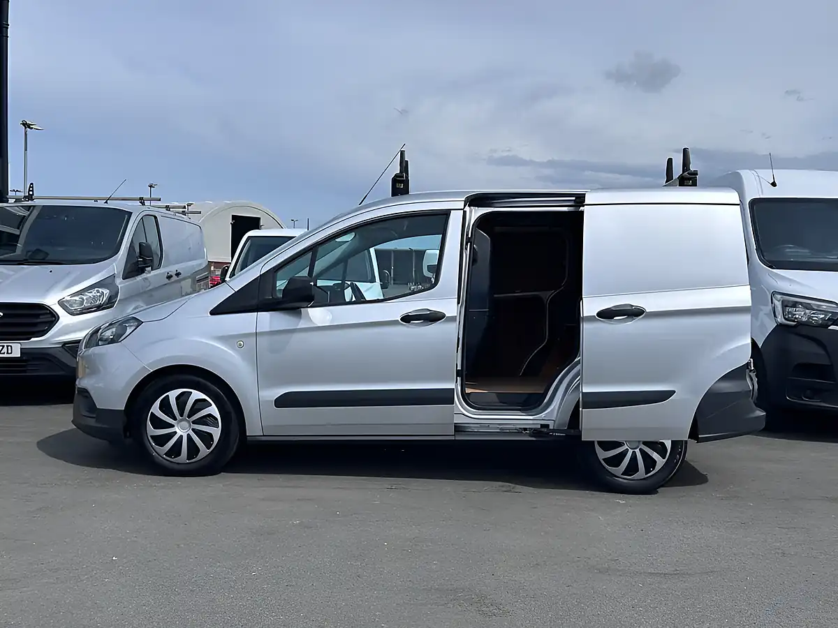 Used 2018 Ford Transit Courier Trend Silver - Interior and Exterior details 13