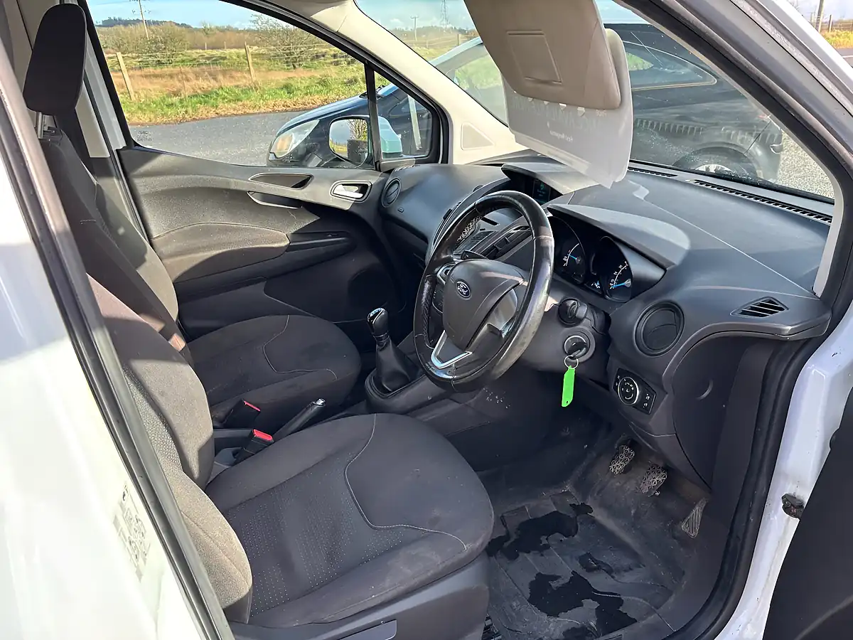 Used 2018 Ford Transit Courier Trend White - Interior and Exterior details 13