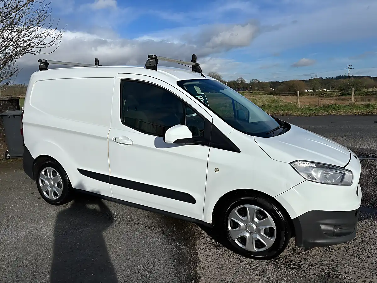 Used 2018 Ford Transit Courier Trend White - Interior and Exterior details 2