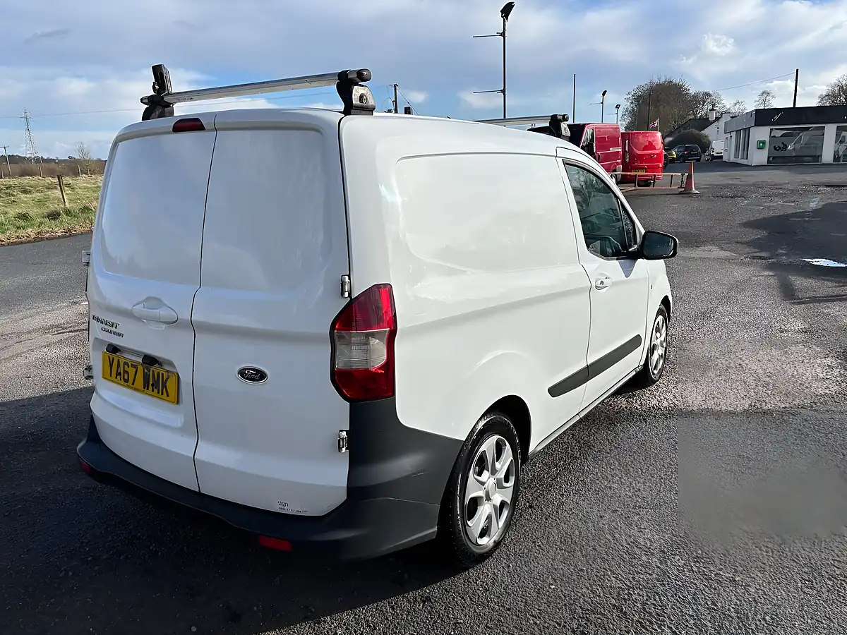 Used 2018 Ford Transit Courier Trend White - Interior and Exterior details 4