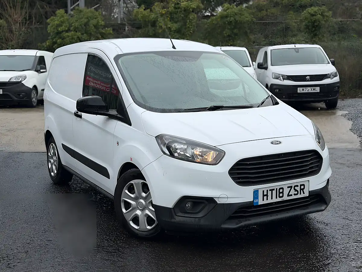 Used 2018 Ford Transit Courier Trend White - Front View