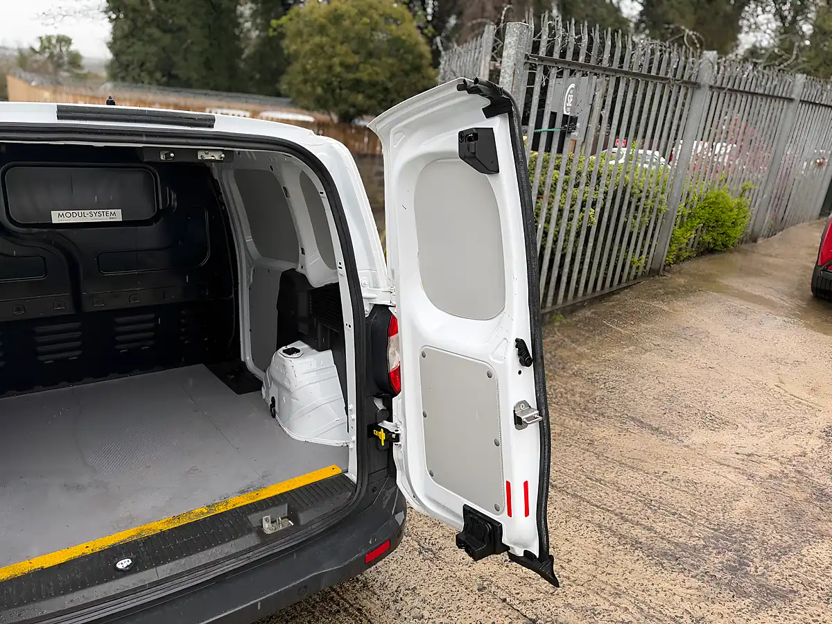 Used 2018 Ford Transit Courier Trend White - Interior and Exterior details 19