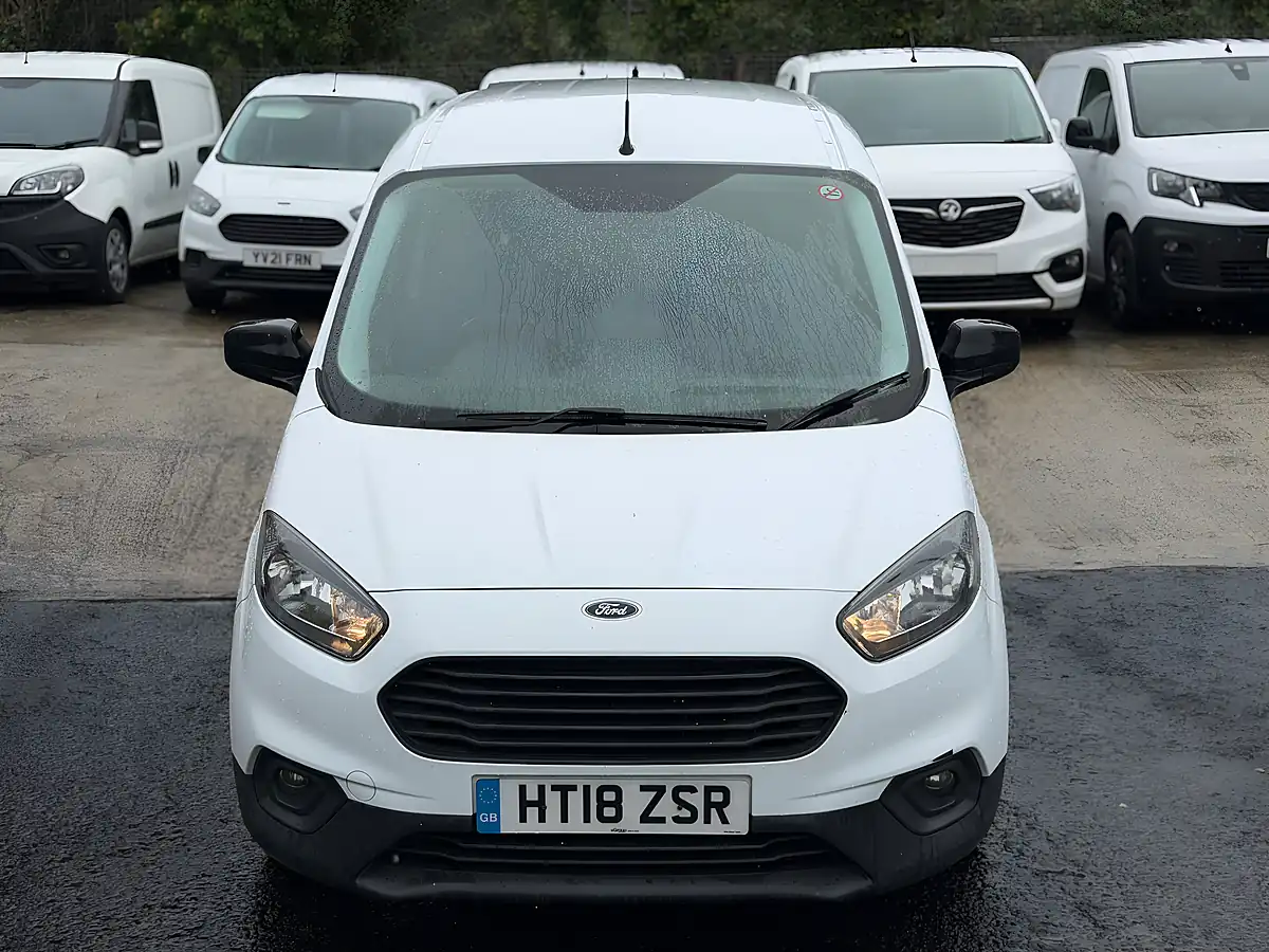 Used 2018 Ford Transit Courier Trend White - Interior and Exterior details 4