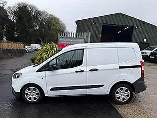 Used 2018 Ford Transit Courier Trend White - Interior and Exterior details 7