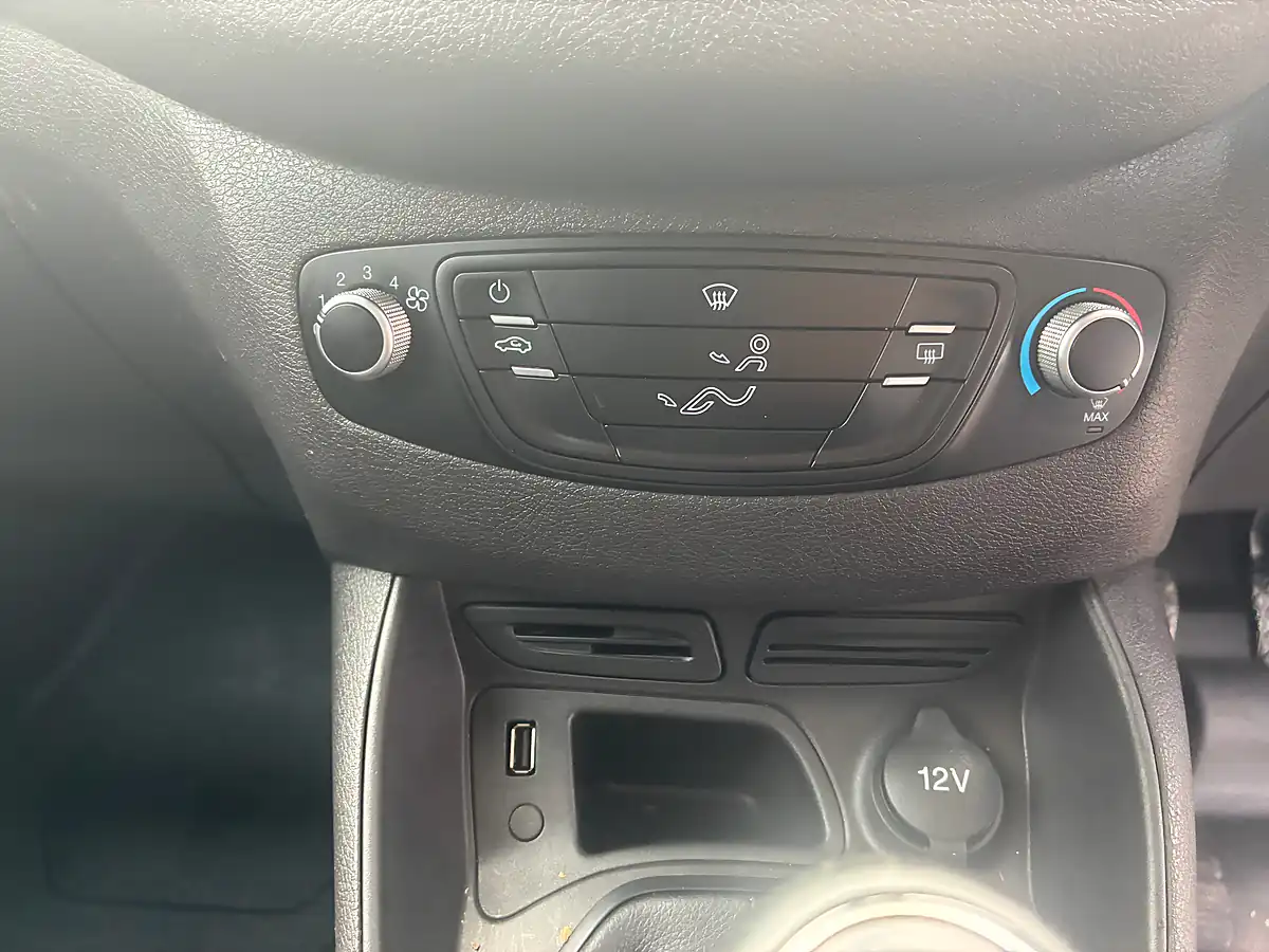 Used 2018 Ford Transit Courier Trend White - Interior and Exterior details 13