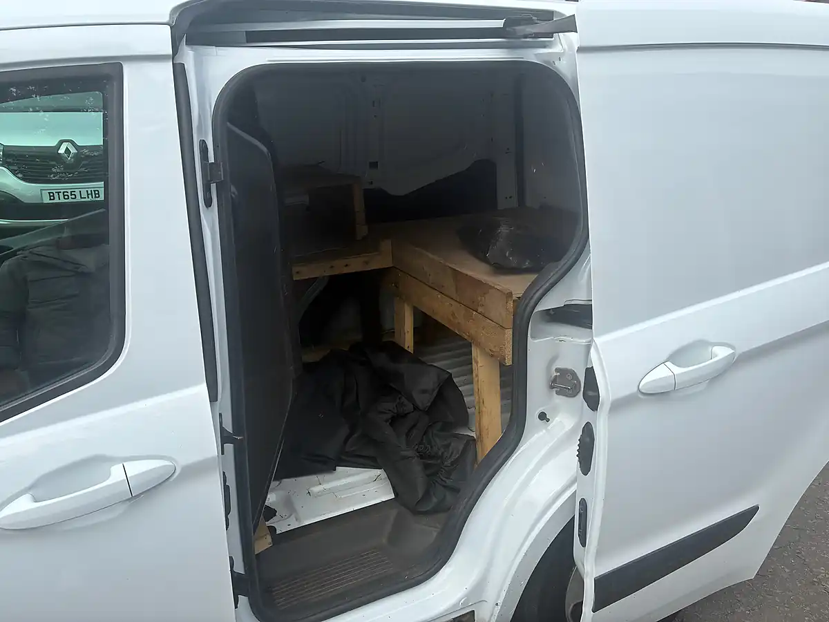 Used 2018 Ford Transit Courier Trend White - Interior and Exterior details 15