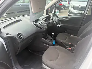Used 2018 Ford Transit Courier Trend White - Interior and Exterior details 16