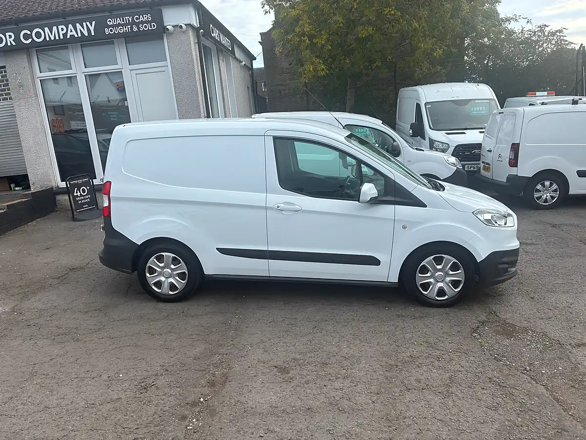 Used 2018 Ford Transit Courier Trend White - Interior and Exterior details 2