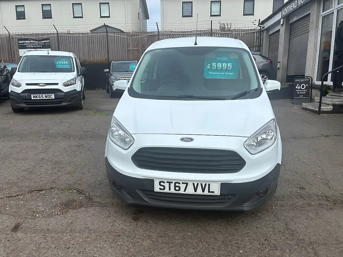 Used 2018 Ford Transit Courier Trend White - Interior and Exterior details 8