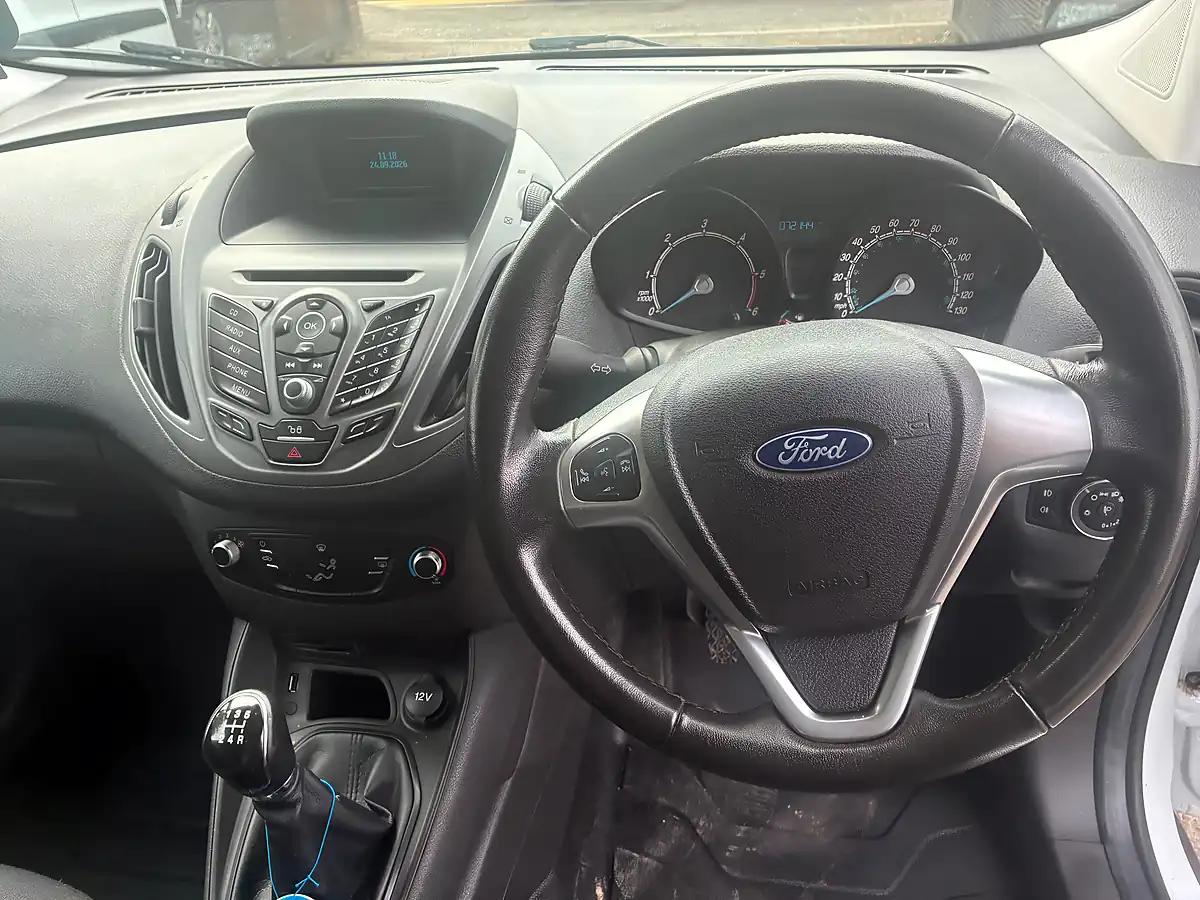 Used 2018 Ford Transit Courier Trend White - Interior and Exterior details 9