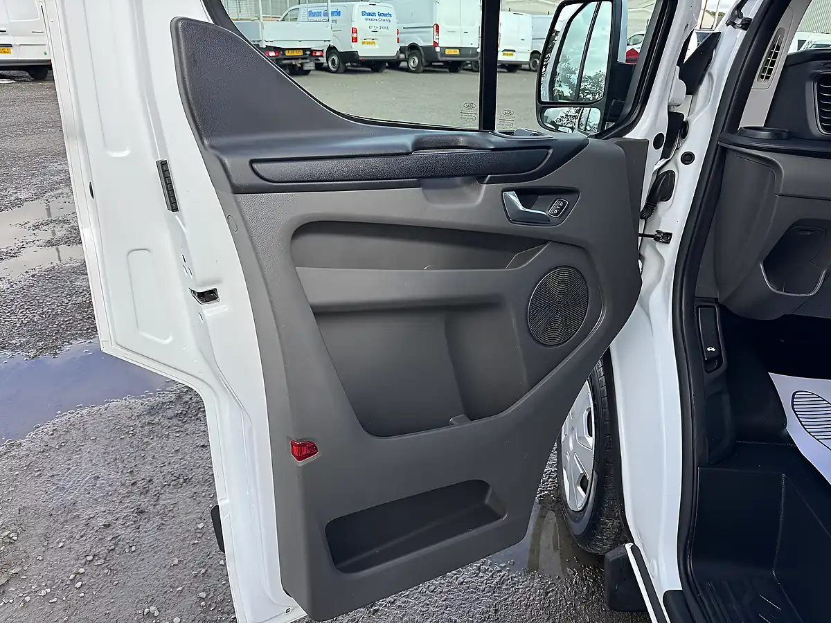 Used 2018 Ford Transit Custom 280 L1 H1 Trend White - Interior and Exterior details 11