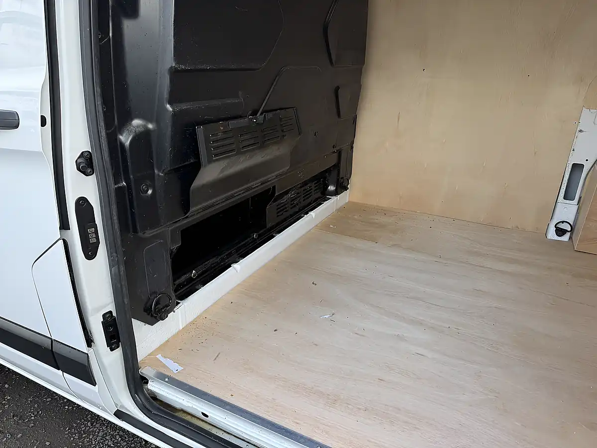 Used 2018 Ford Transit Custom 280 L1 H1 Trend White - Interior and Exterior details 16