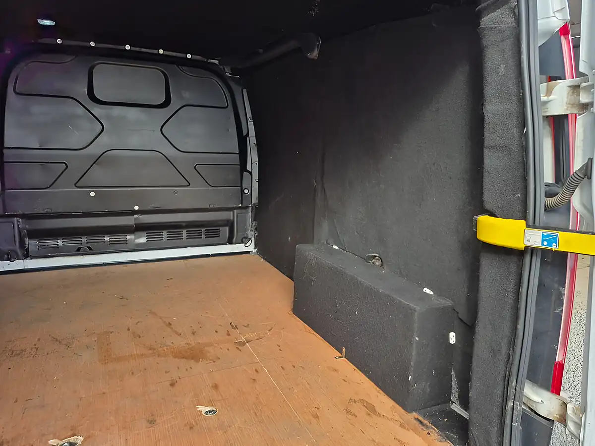 Used 2018 Ford Transit Custom 280 L1 H1 White - Interior and Exterior details 12