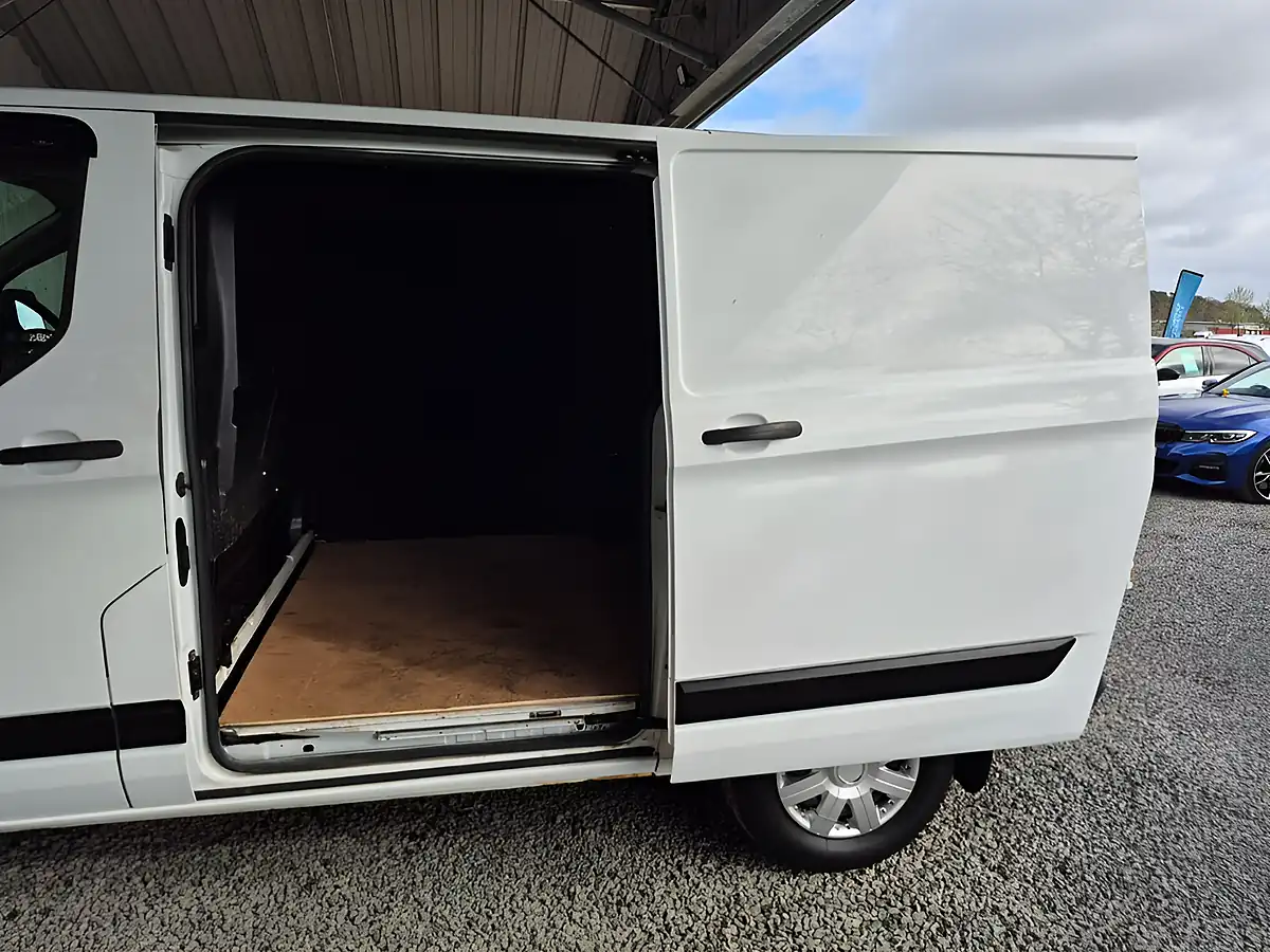 Used 2018 Ford Transit Custom 280 L1 H1 White - Interior and Exterior details 14