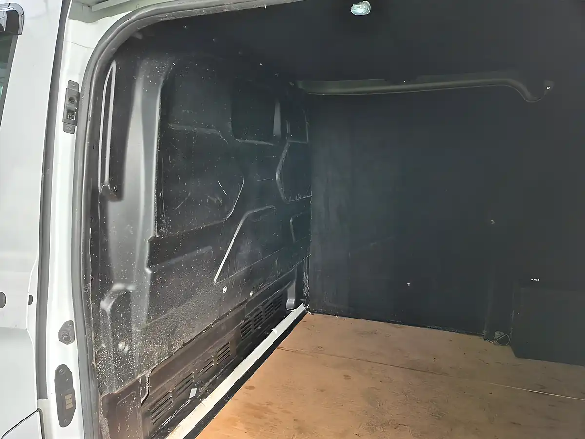 Used 2018 Ford Transit Custom 280 L1 H1 White - Interior and Exterior details 15