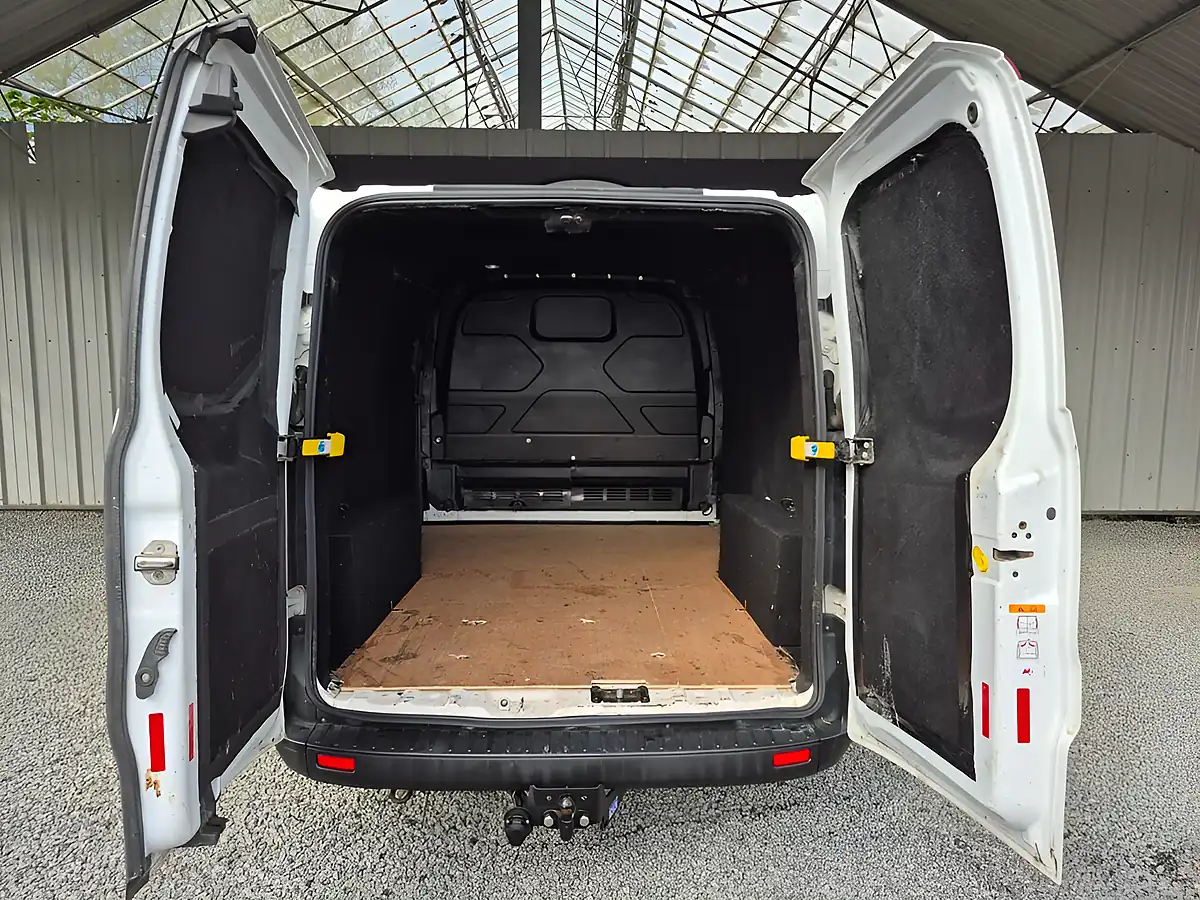 Used 2018 Ford Transit Custom 280 L1 H1 White - Interior and Exterior details 9