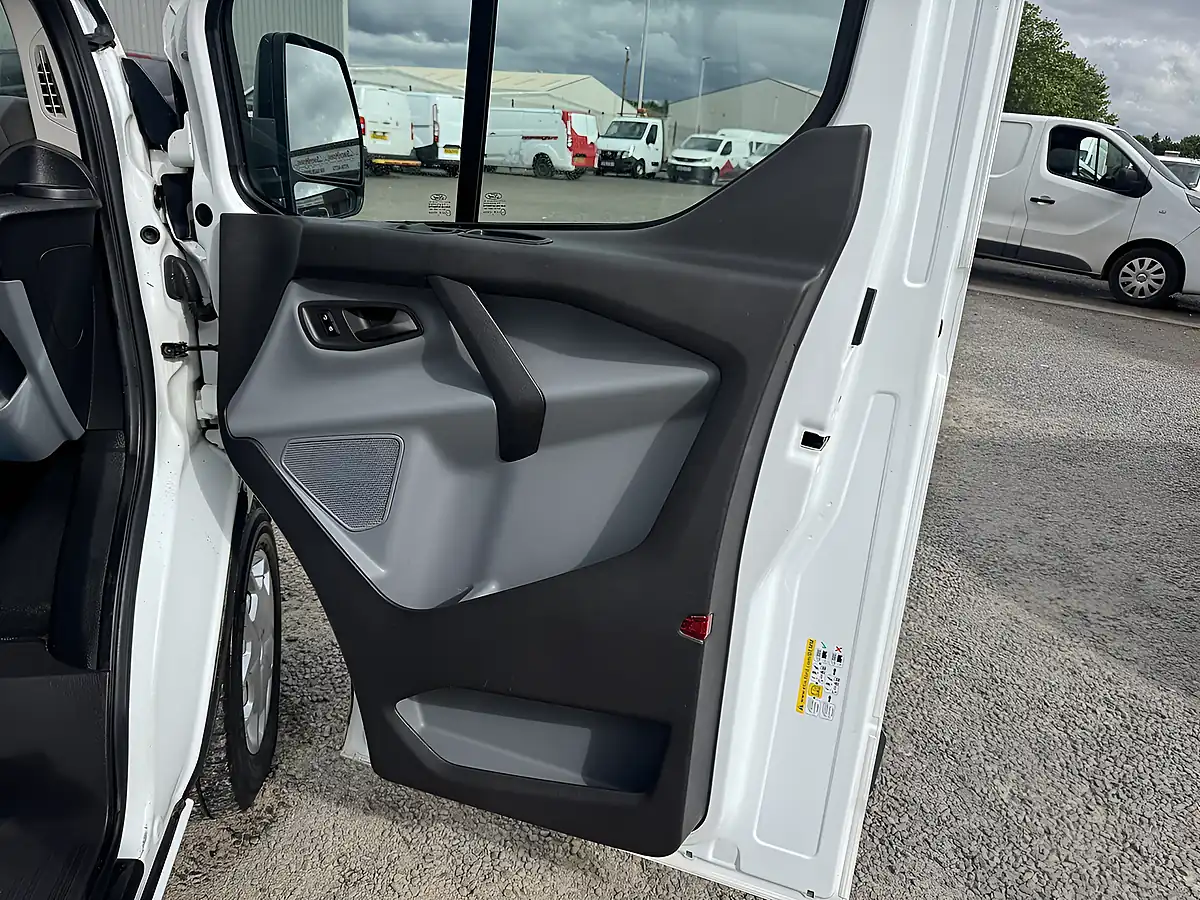 Used 2018 Ford Transit Custom 290 L1 H1 White - Interior and Exterior details 15