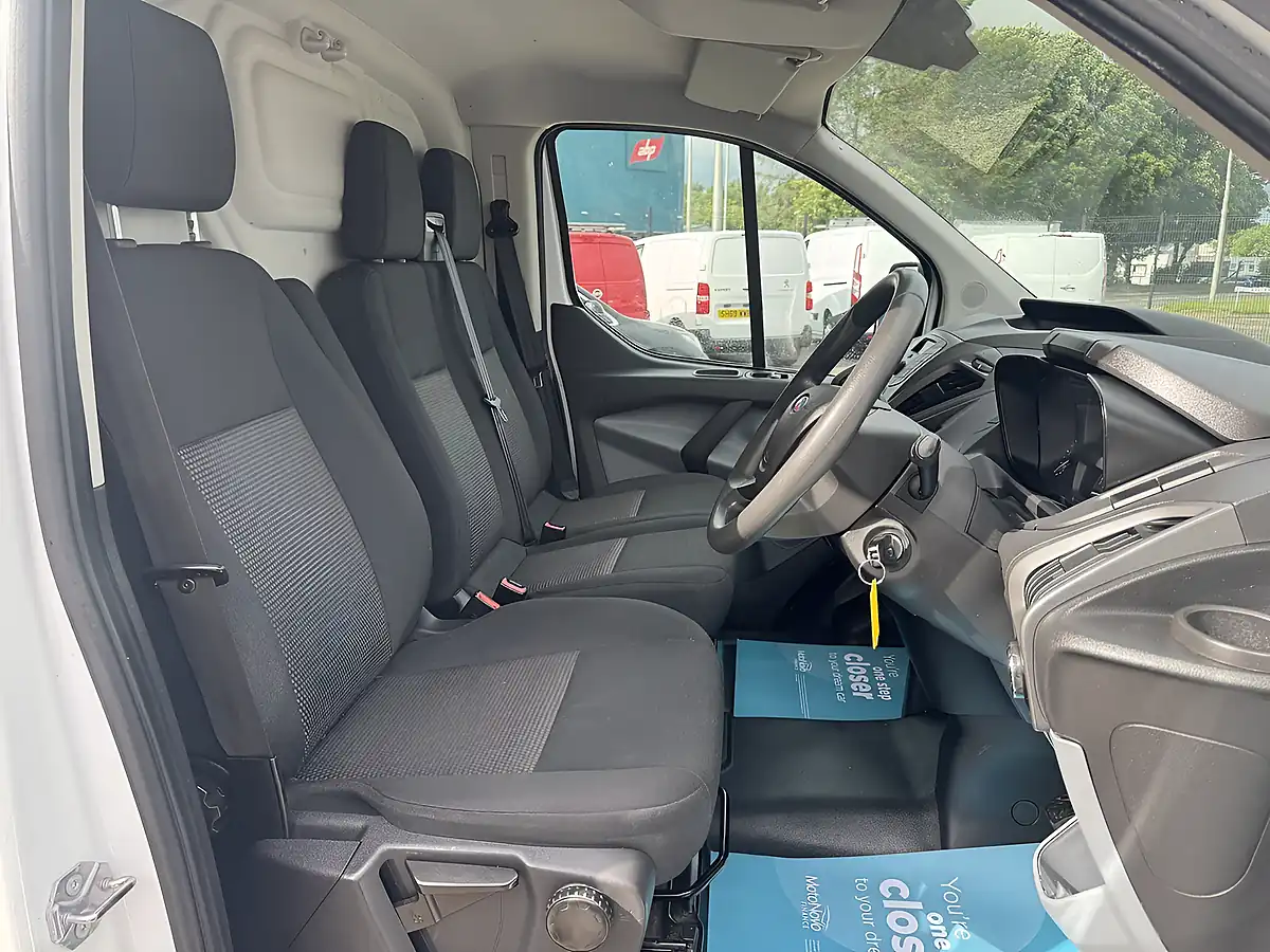 Used 2018 Ford Transit Custom 290 L1 H1 White - Interior and Exterior details 17