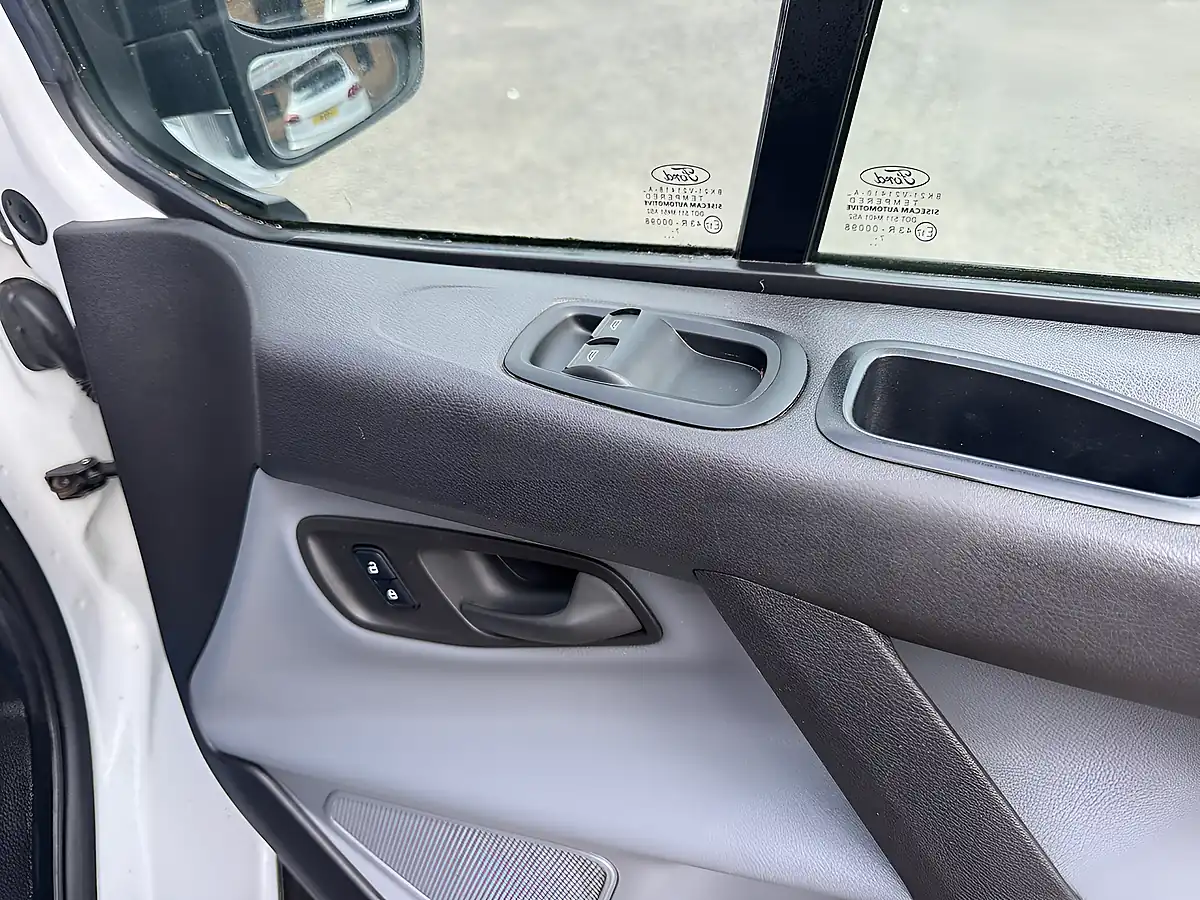 Used 2018 Ford Transit Custom 290 L1 H1 White - Interior and Exterior details 20