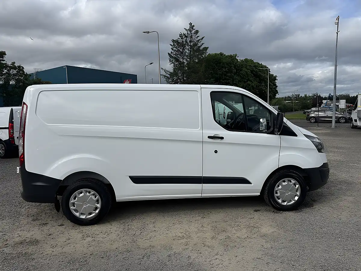 Used 2018 Ford Transit Custom 290 L1 H1 White - Interior and Exterior details 4