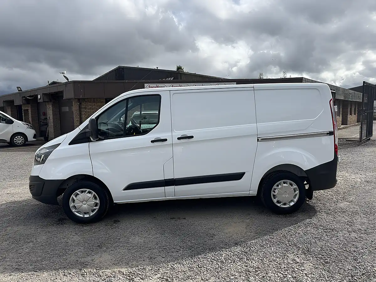 Used 2018 Ford Transit Custom 290 L1 H1 White - Interior and Exterior details 8