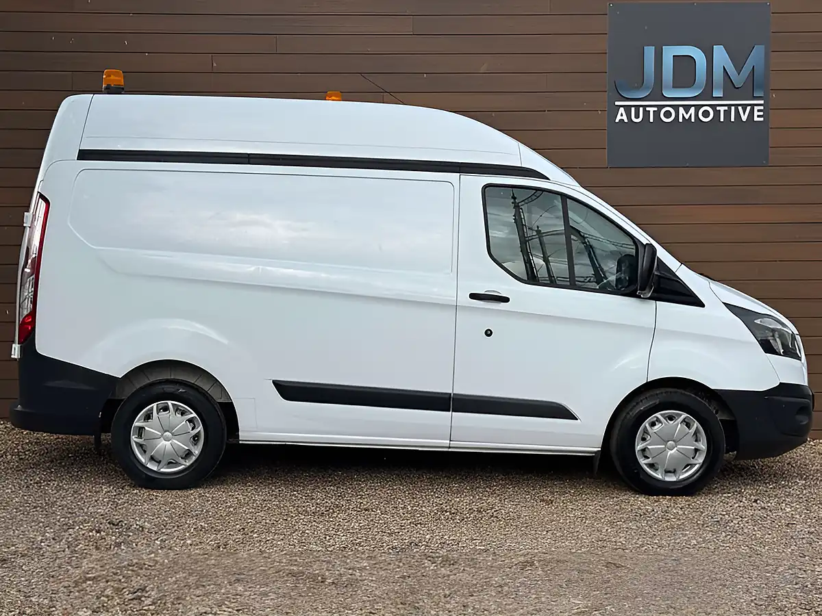 Used 2018 Ford Transit Custom 290 White - Interior and Exterior details 7