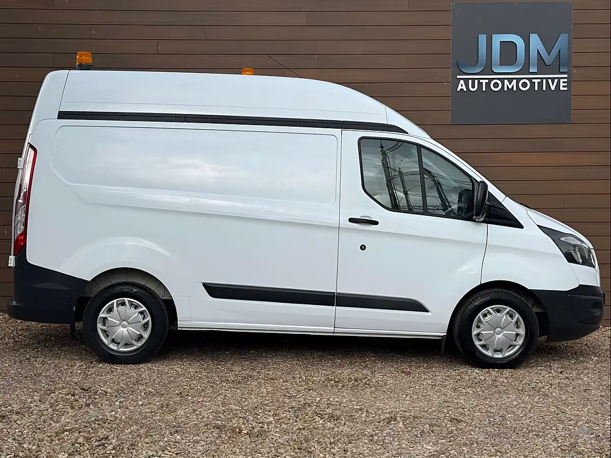 Used 2018 Ford Transit Custom 290 White - Interior and Exterior details 8