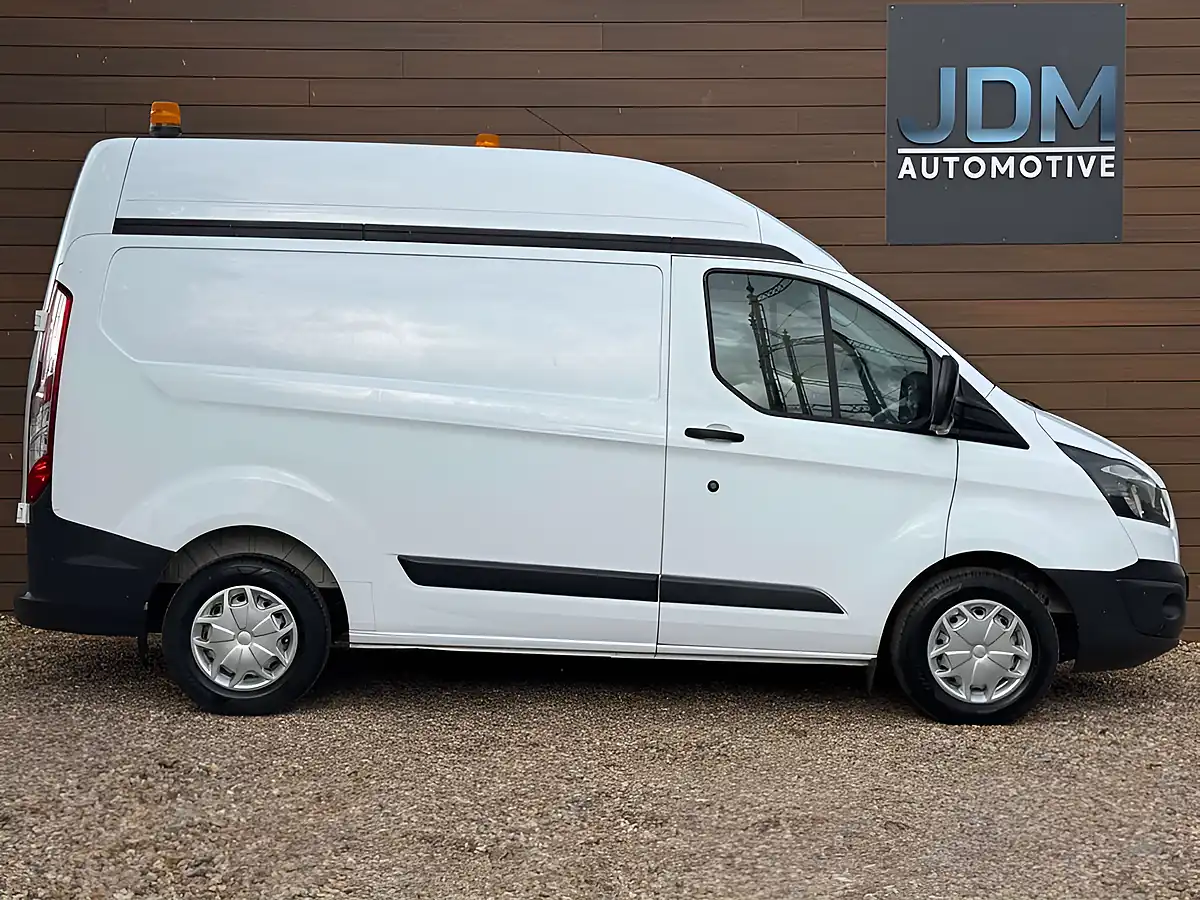 Used 2018 Ford Transit Custom 290 White - Interior and Exterior details 9