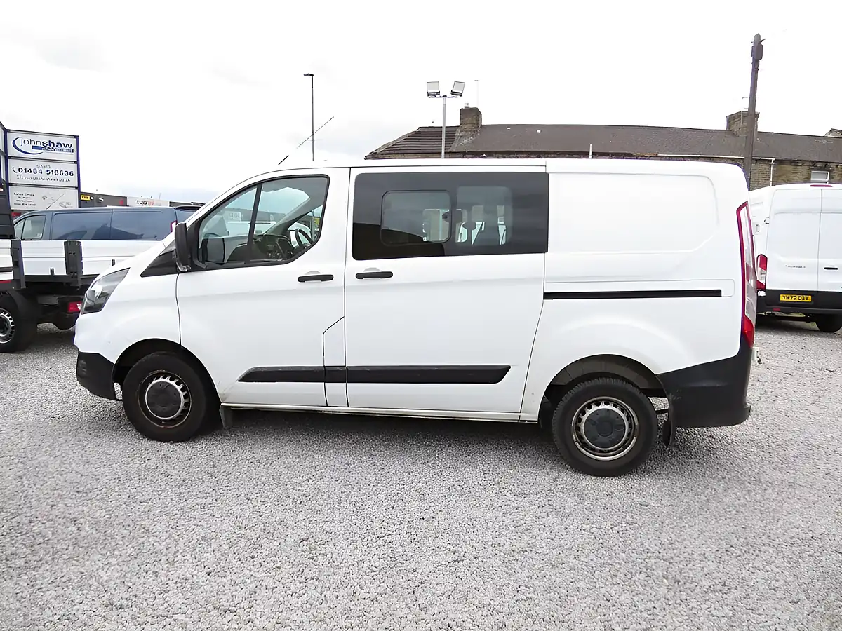 Used 2018 Ford Transit Custom 300 Double Cab 6 SEAT Crew Van L1 H1 White - Interior and Exterior details 10