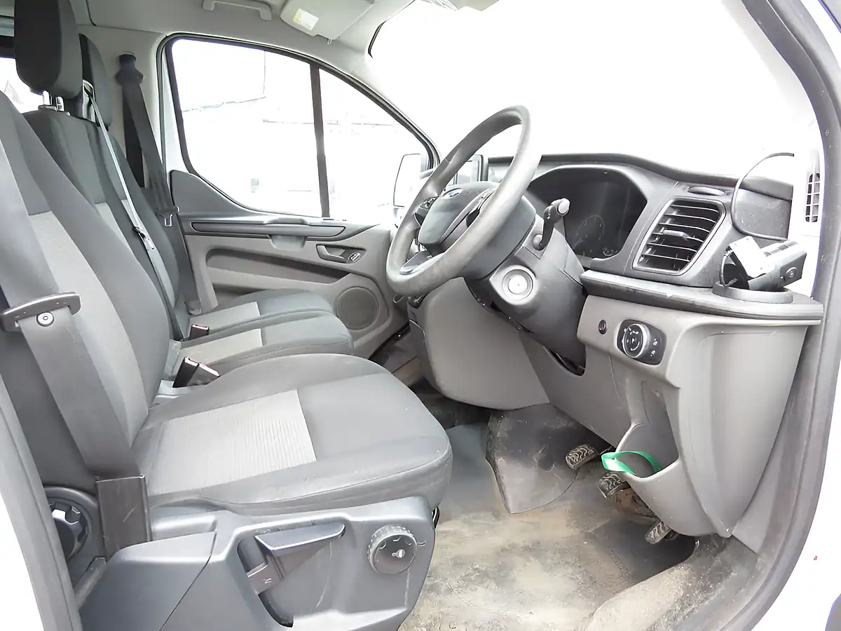 Used 2018 Ford Transit Custom 300 Double Cab 6 SEAT Crew Van L1 H1 White - Interior and Exterior details 3
