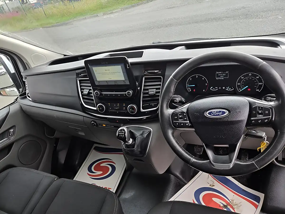 Used 2018 Ford Transit Custom 300 Limited White - Interior and Exterior details 10