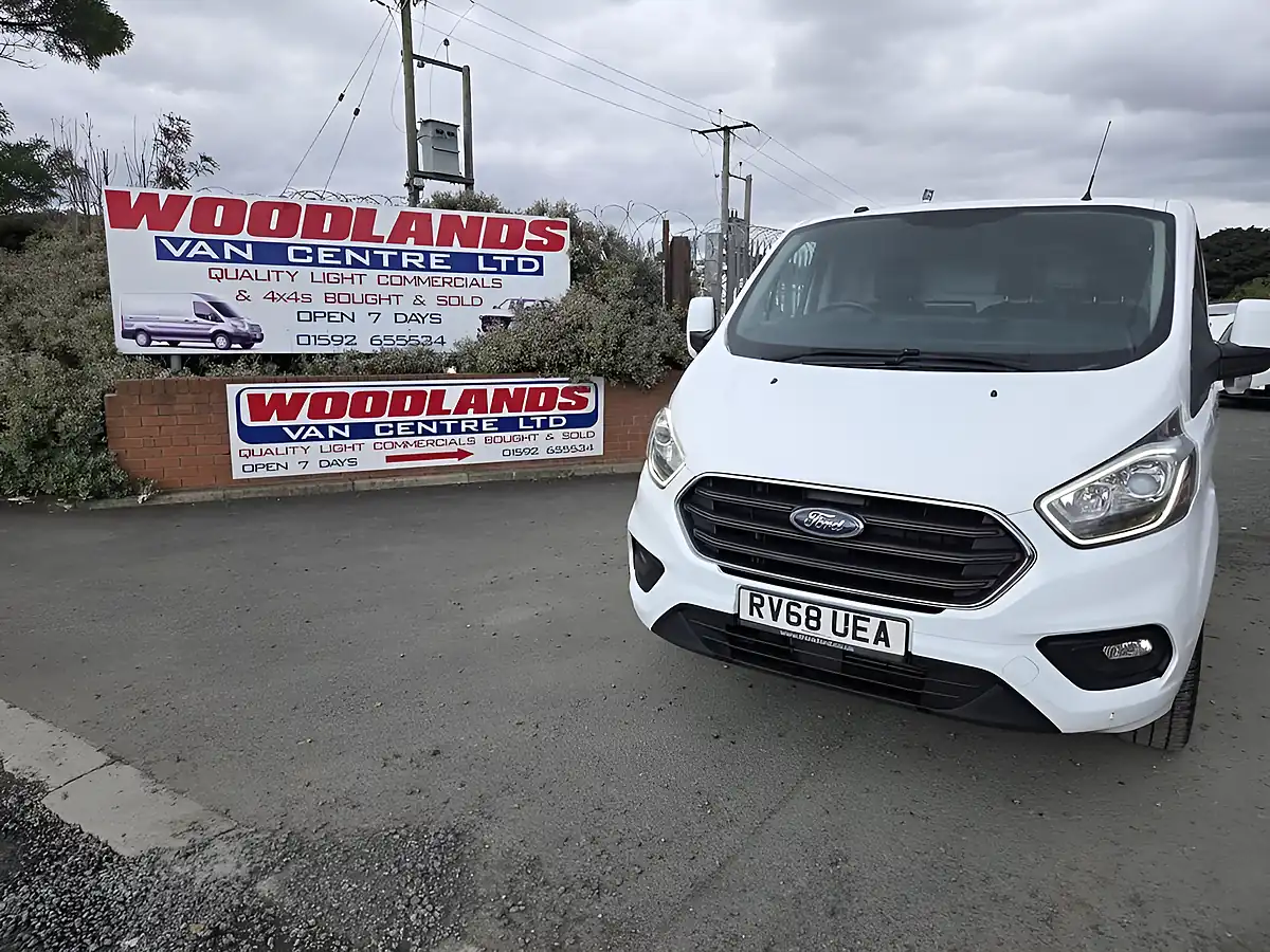 Used 2018 Ford Transit Custom 300 Limited White - Interior and Exterior details 3