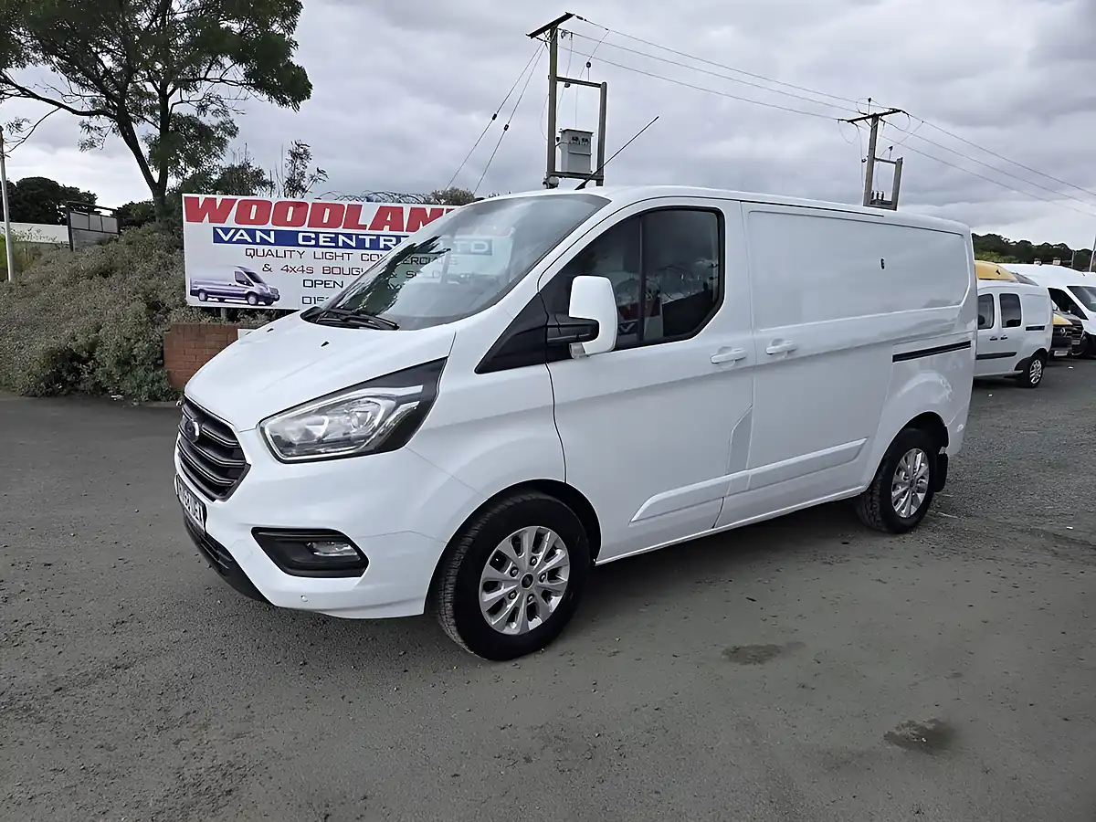 Used 2018 Ford Transit Custom 300 Limited White - Interior and Exterior details 4