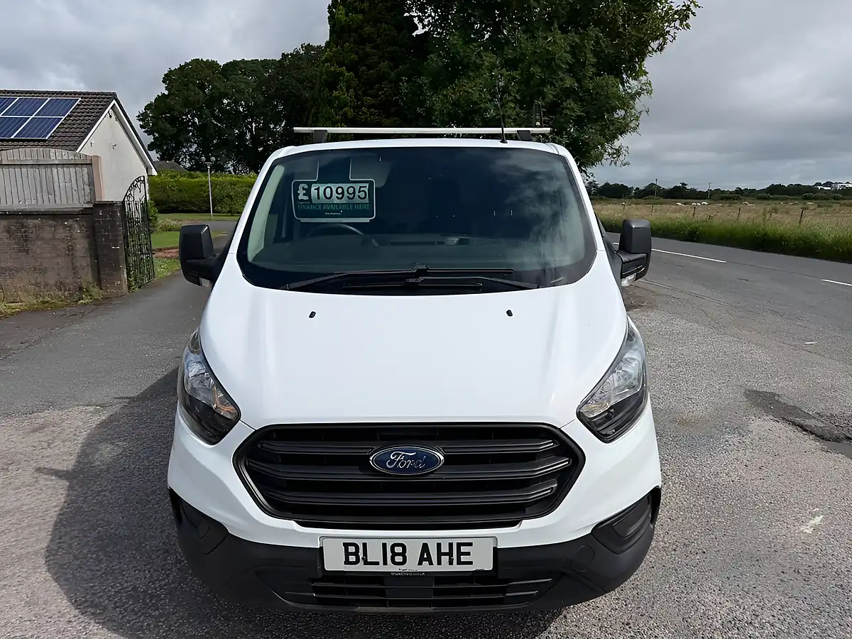 Used 2018 Ford Transit Custom 300 White - Interior and Exterior details 10