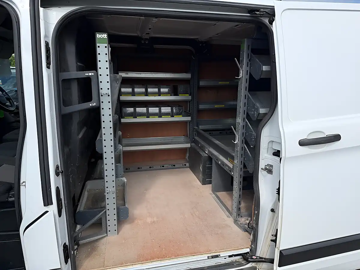 Used 2018 Ford Transit Custom 300 White - Interior and Exterior details 11