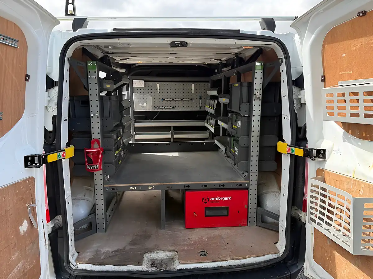 Used 2018 Ford Transit Custom 300 White - Interior and Exterior details 13