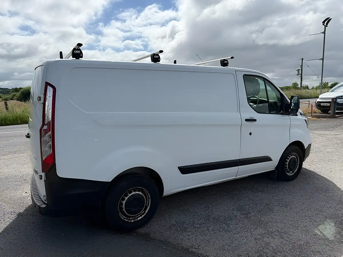 Used 2018 Ford Transit Custom 300 White - Interior and Exterior details 3