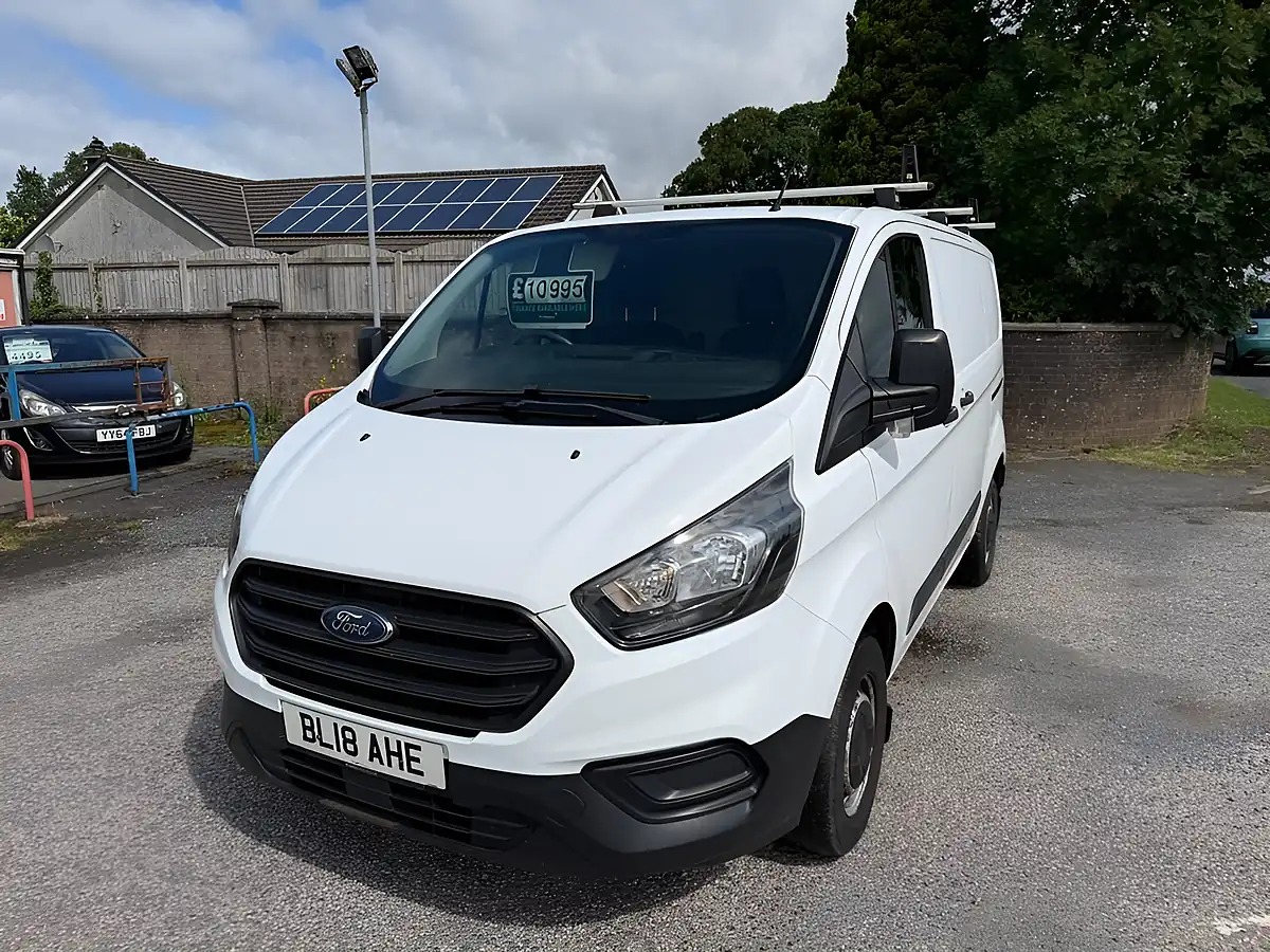 Used 2018 Ford Transit Custom 300 White - Interior and Exterior details 9