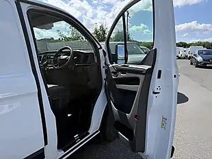 Used 2018 Ford Transit Custom 300 White - Interior and Exterior details 11
