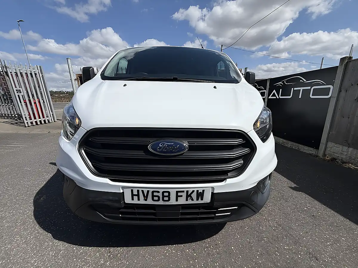 Used 2018 Ford Transit Custom 300 White - Interior and Exterior details 3