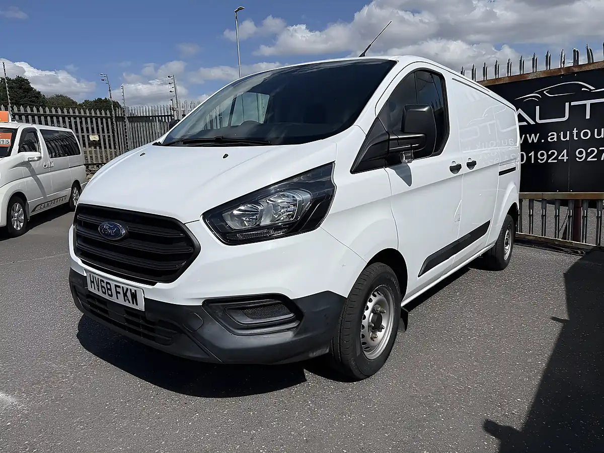 Used 2018 Ford Transit Custom 300 White - Interior and Exterior details 6