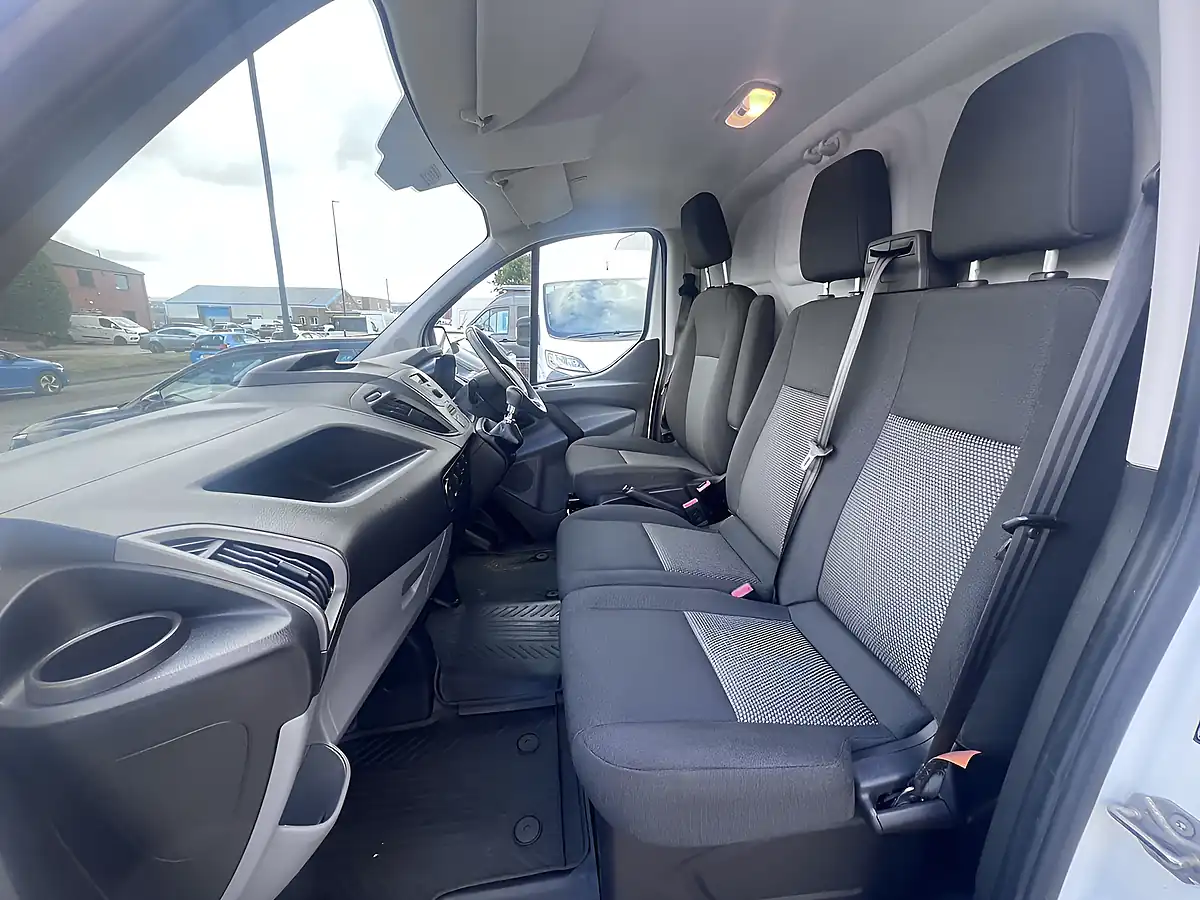 Used 2018 Ford Transit Custom 310 L1H1 Frozen White - Interior and Exterior details 13